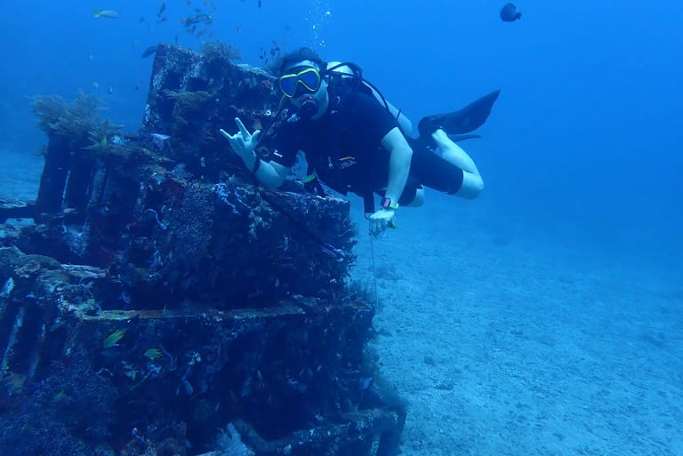 Pyramids — artificial reef structures