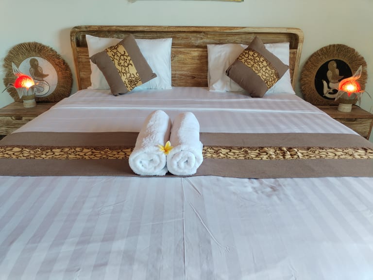 Standard Sea-View Room — interior view 4