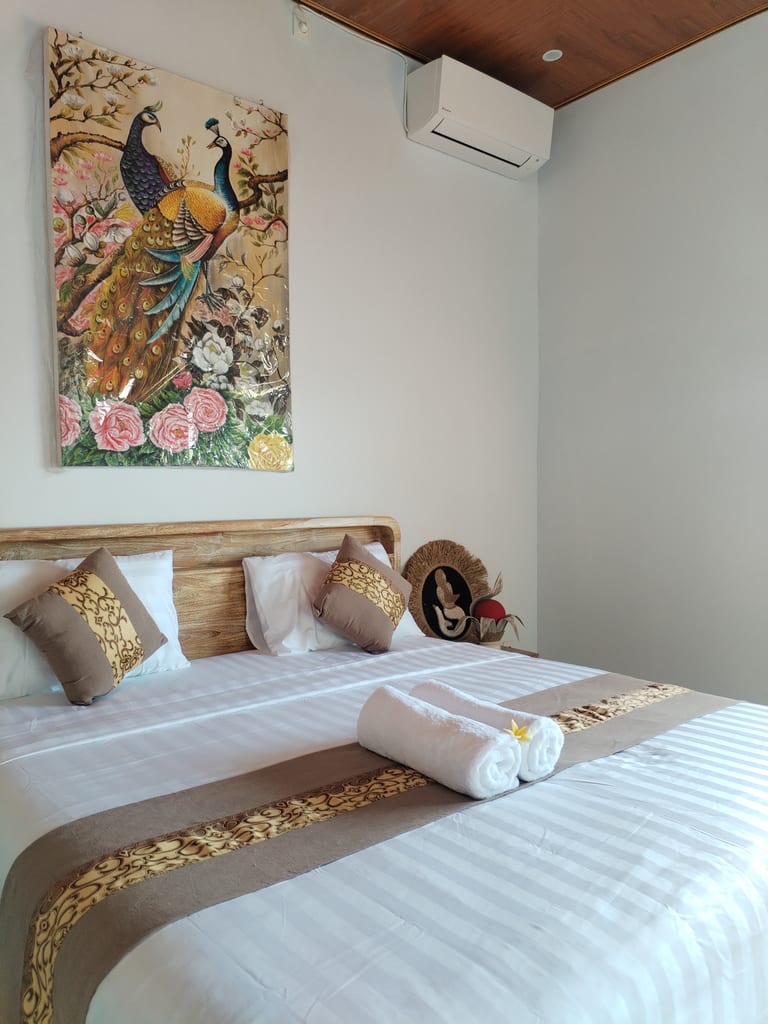 Standard Sea-View Room — interior view 6